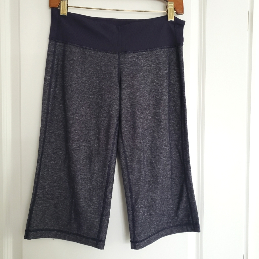 Lululemon Clam Digger II Shorts Heathered Deep Indigo Navy Size 4